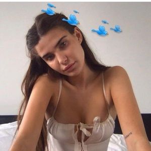 ARE YOU AM I minthe tank in white